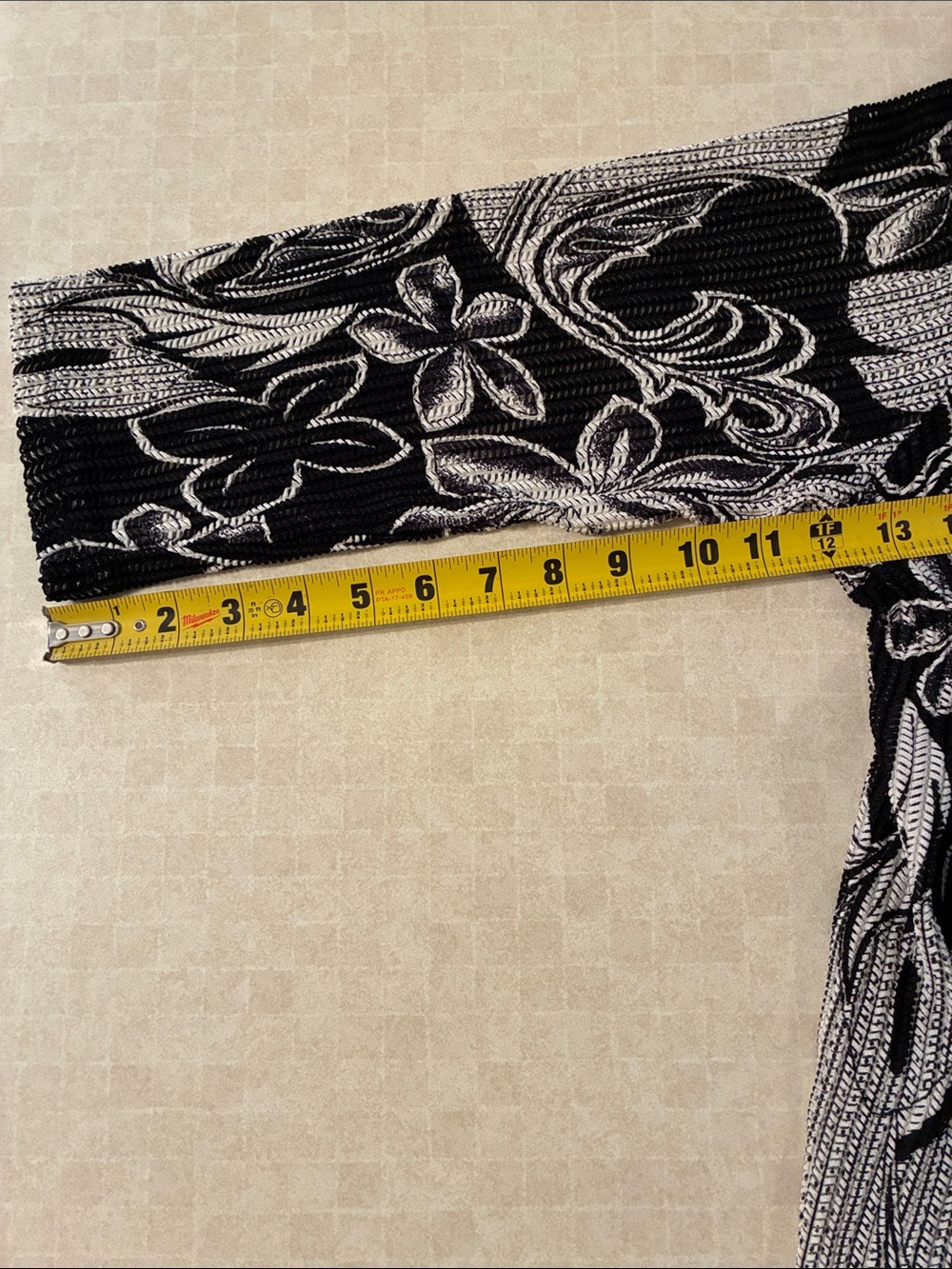 Notations Black and Cream Ribbed Floral Knit Top - Picture 9 of 12